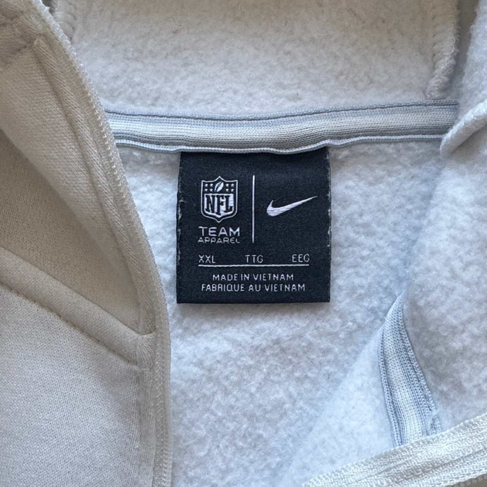 Nike White and Green Hoodie - Picture 6 of 7
